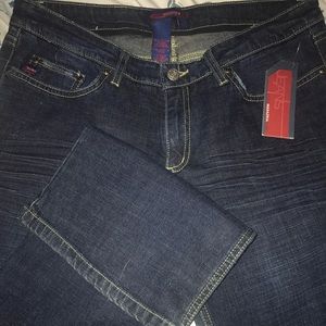 BRAND NEW BCBG Maxazria low rise/boot cut Size 6